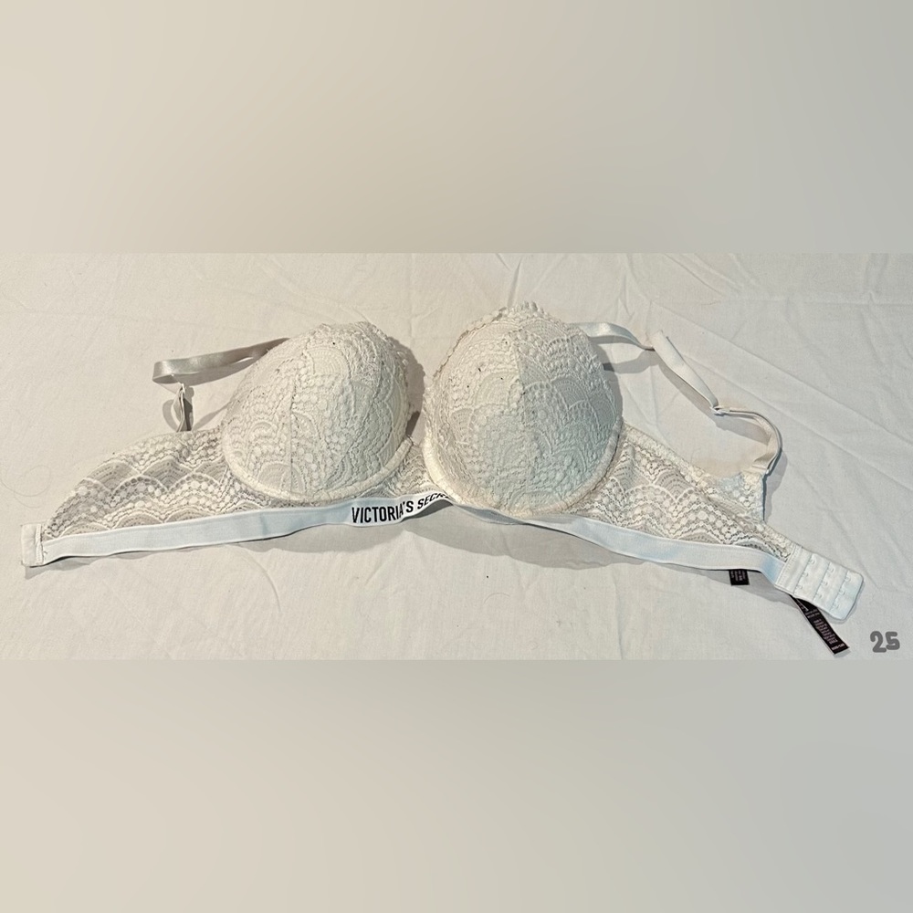 Lacy white bra | Victoria’s Secret | 36DD
